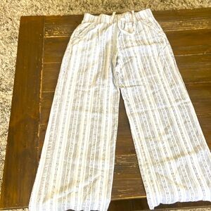 Fancy white black and gray pants. Size M. Youth size